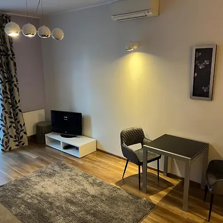 Flat With Cozy Terrace *